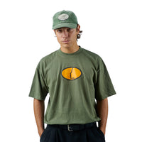 APRIL THE FACE TEE ARMY GREEN